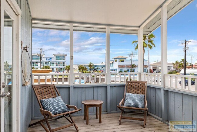 Building Photo - 105 E Marisol Dr