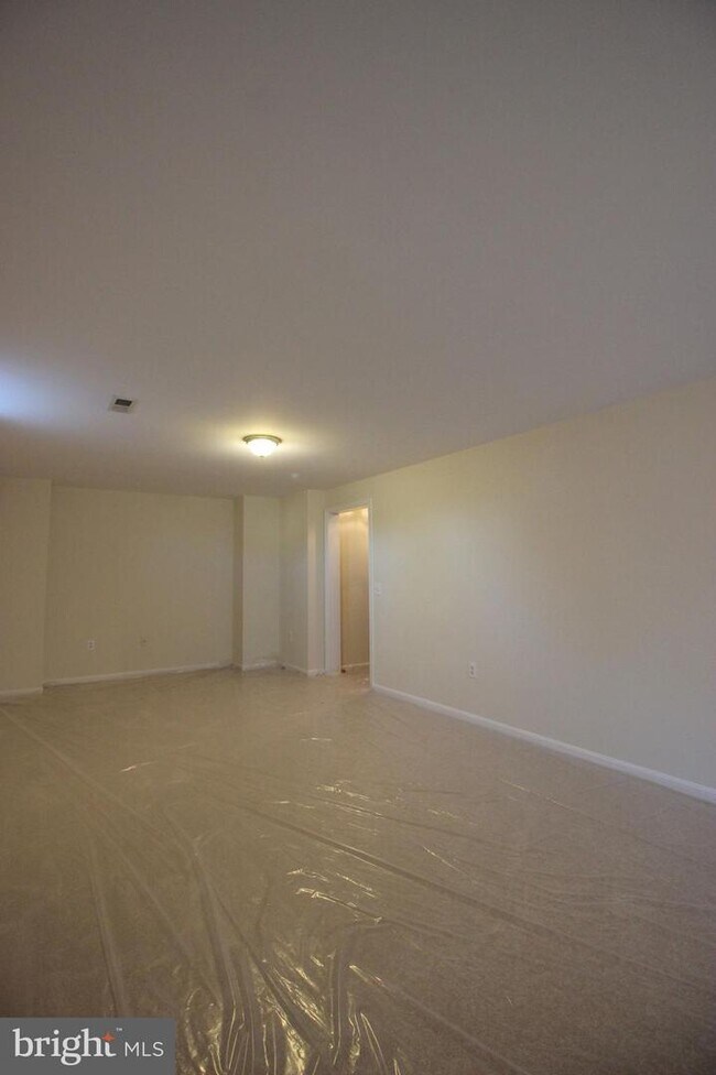 Building Photo - 14 Stratford Hall Ct