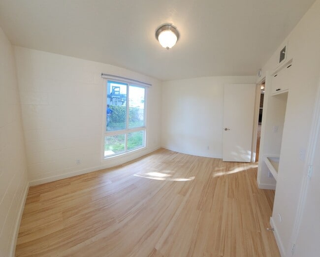 Building Photo - Cuesta By the sea cottage for Rent! Close ...
