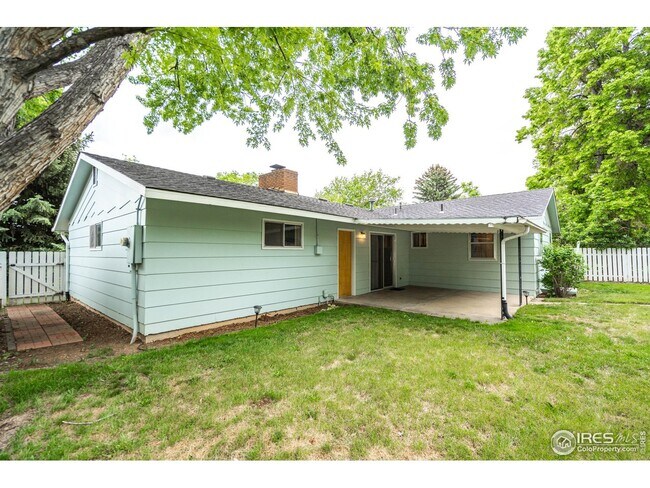 Building Photo - 1033 Briarwood Rd