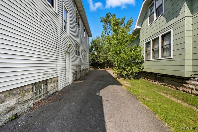 Building Photo - 168 Villa Ave