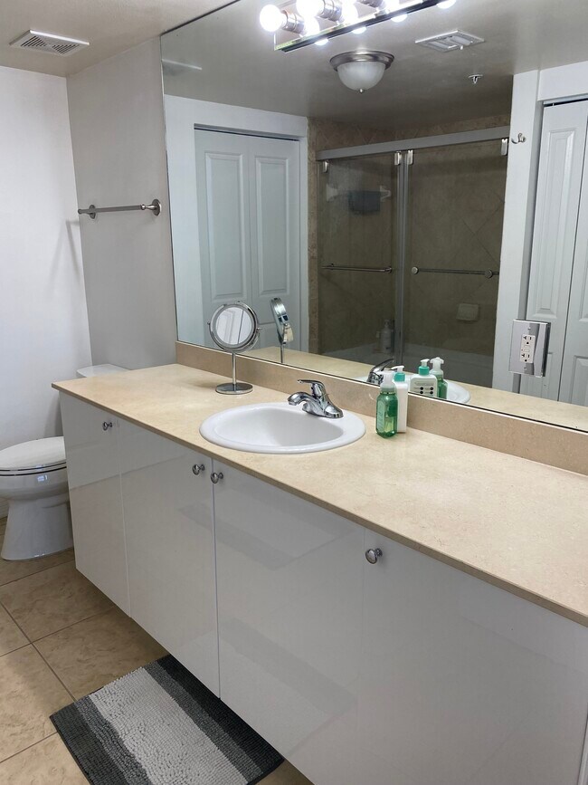 Building Photo - 600 S Dixie Hwy