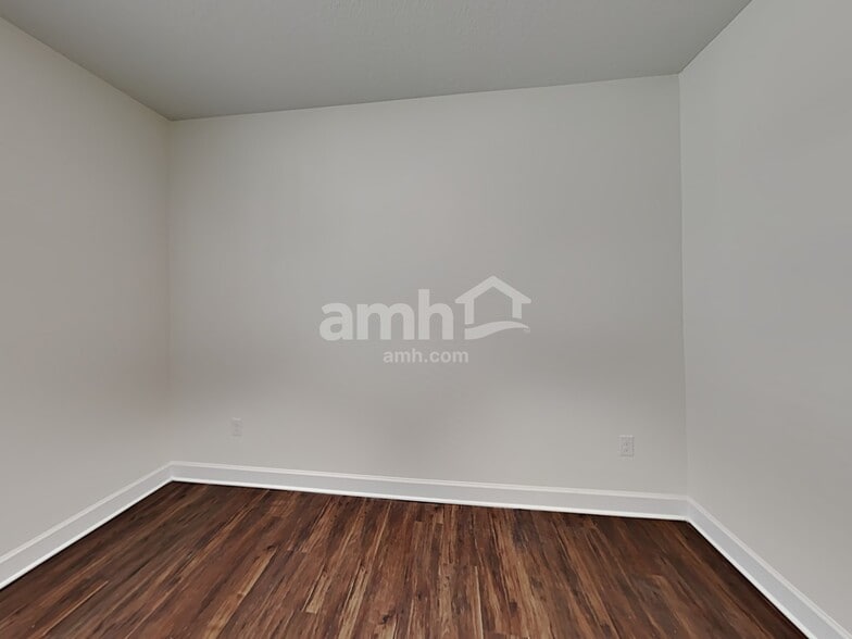 Building Photo - 2112 Saffron Walden Dr