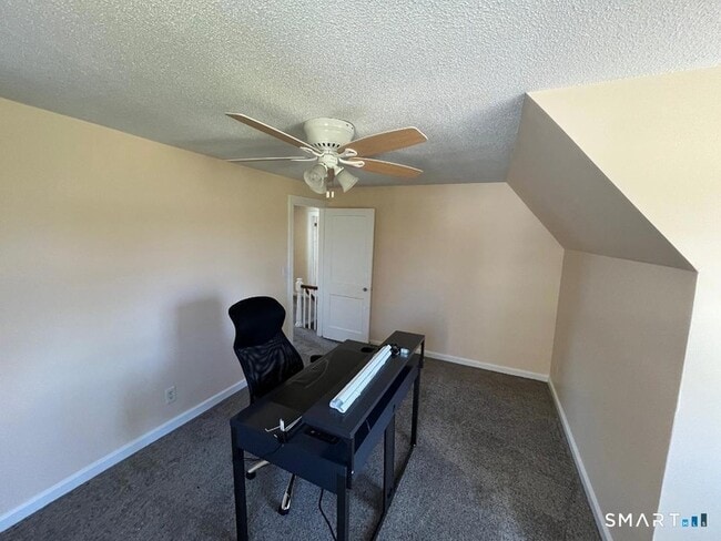 Building Photo - 138 Mountain St