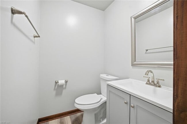 Building Photo - 725 Mill Landing Rd