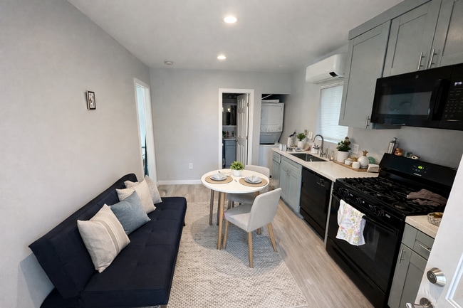 Building Photo - Brand New!! (2026) 2 Bed / 1 Bath Home Near Campus (Lease out, pending signatures. Check back in ...