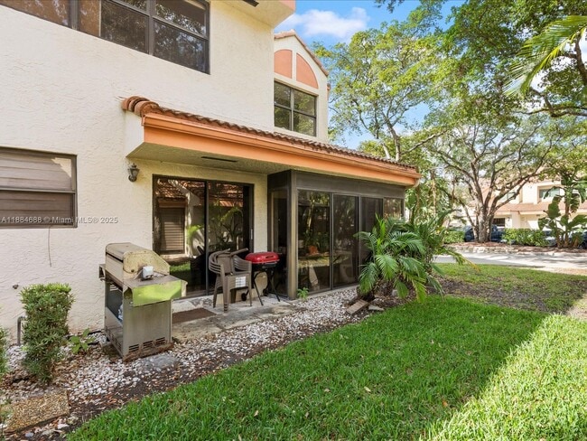 Building Photo - 3400 Emerald Oaks Dr