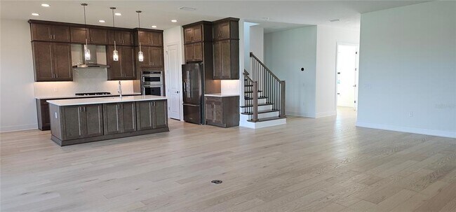 Building Photo - 2625 Waterfront Cir