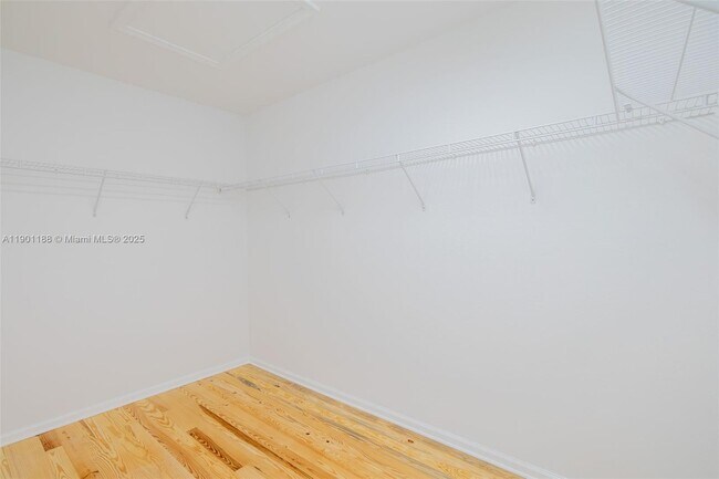 Building Photo - 9065 Silver Glen Way