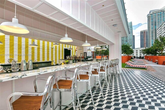 Building Photo - 1300 S Miami Ave