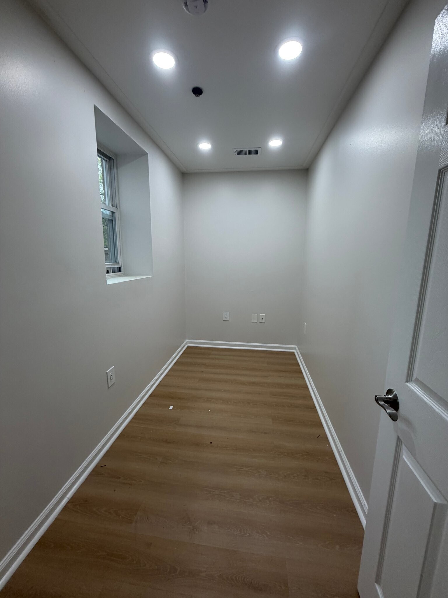 Building Photo - 167 N Grove St