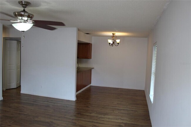 Building Photo - 6912 El Centro Ct