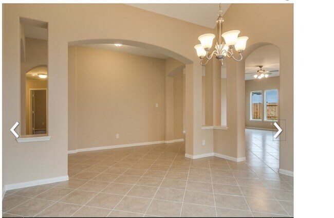Building Photo - 15310 Montreal Dr