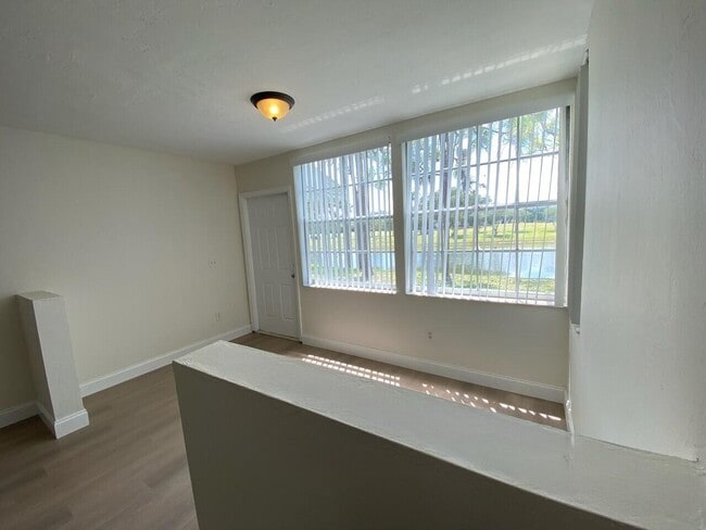 Building Photo - 1604 Palm Beach Trace Dr