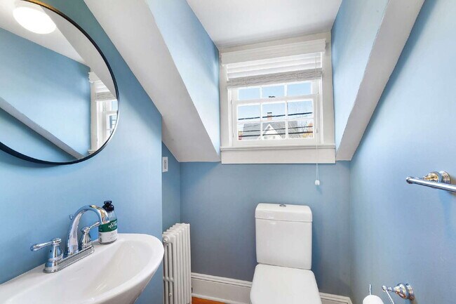 Building Photo - Historic Mendham Home