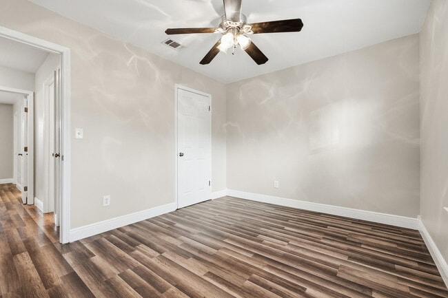 Building Photo - 266 Honeysuckle Way