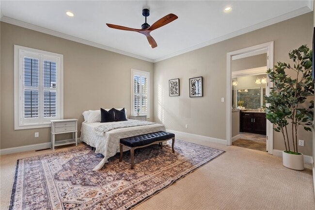 Building Photo - 261 1st St