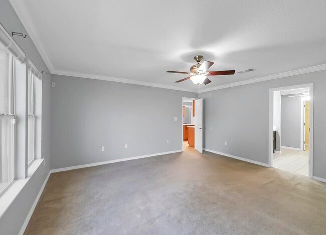 Building Photo - 5897 Saratoga Dr