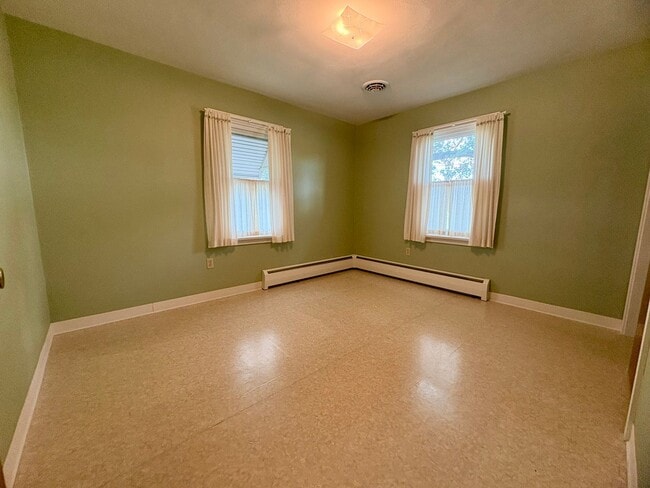 Building Photo - 3 Bedroom 2 Bathroom in Annville w/Huge Ga...