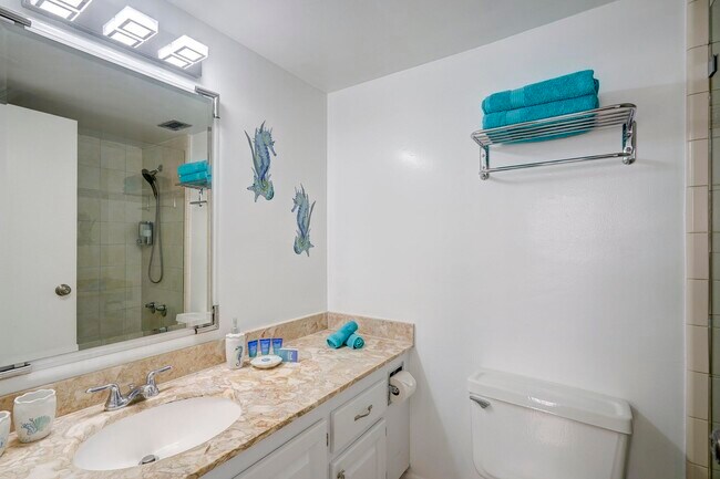 Building Photo - 3725 S Ocean Dr