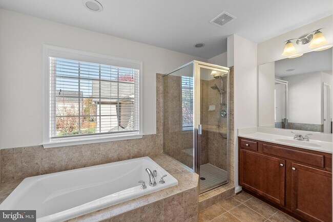 Building Photo - 7722 Yalta Way