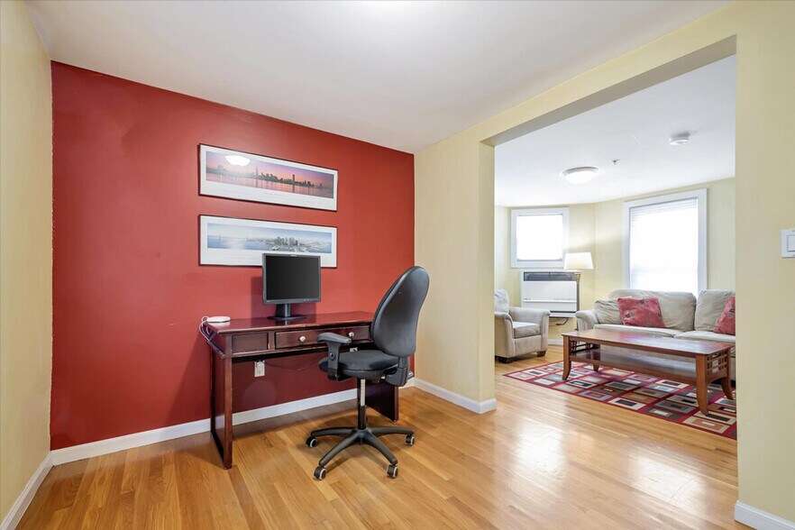 Building Photo - 2070 Pacific Ave