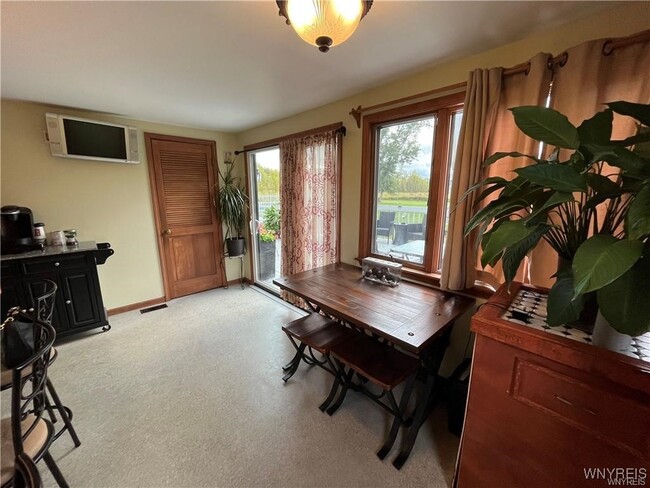 Building Photo - 3279 Clinton St