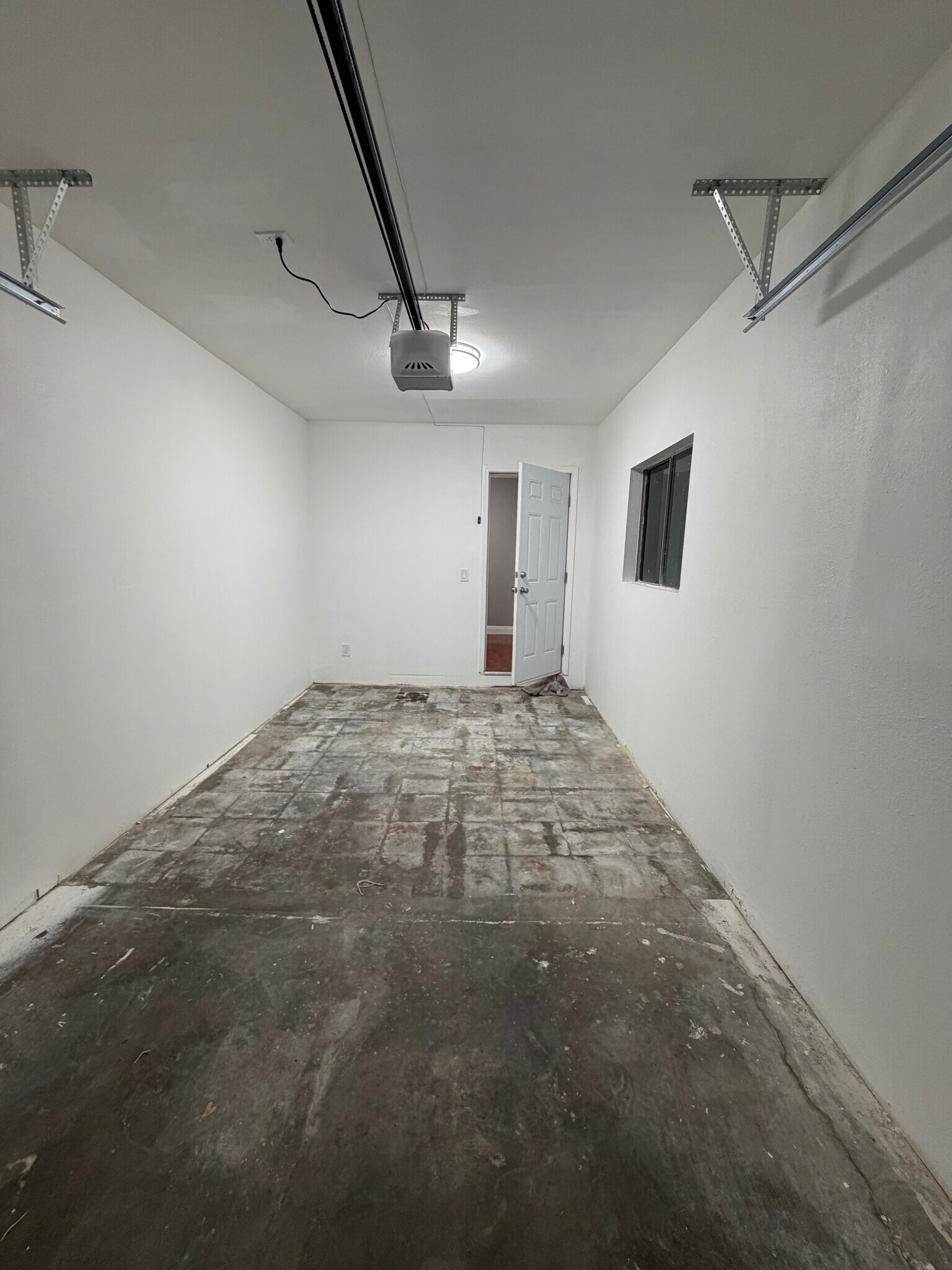 Garage - 1483 Allison Ave