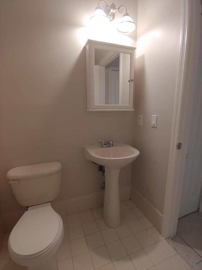 Building Photo - 2108 Shoma Dr