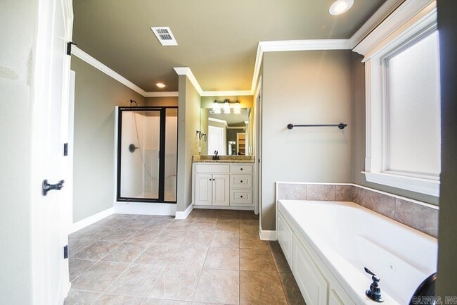 Building Photo - 19 Tradewinds Dr