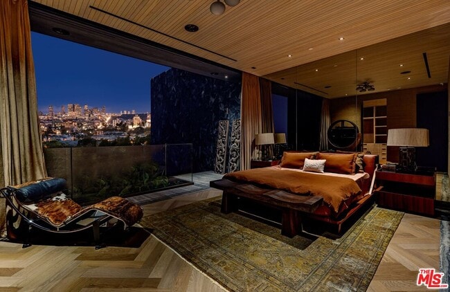 Building Photo - 1851 N Stanley Ave