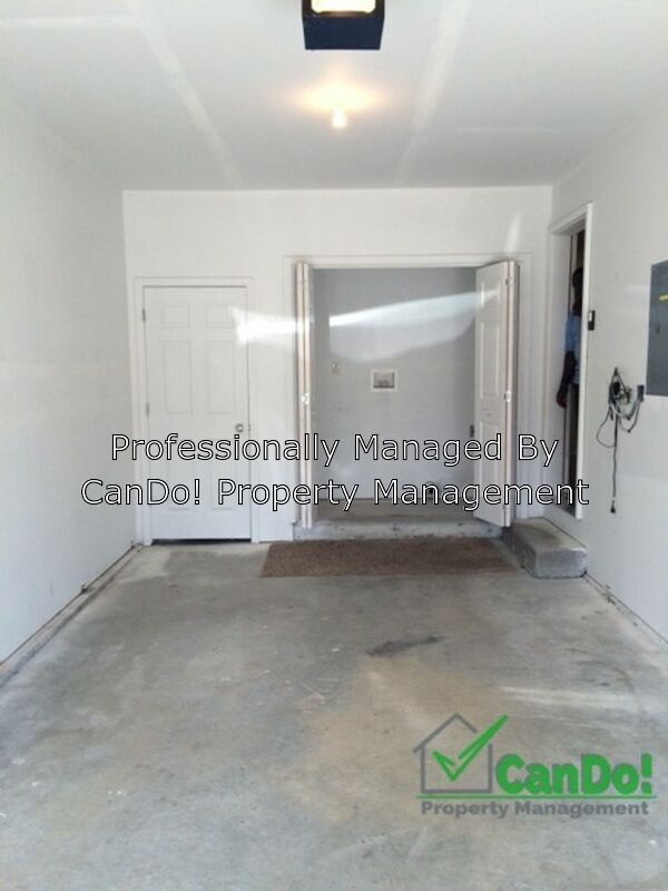 Primary Photo - 165 Opal Ct