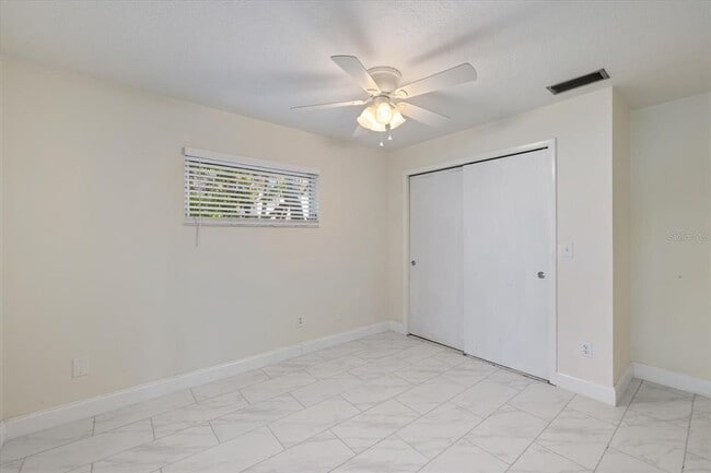 Building Photo - 5151 Oakmont Pl