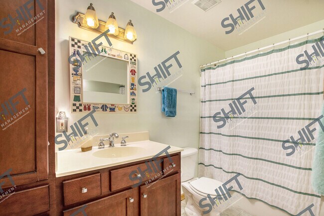 Building Photo - 2688 Walnut Hills Ct - 3 bedroom Kentwood ...
