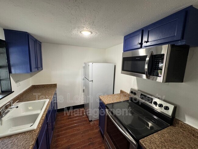 Building Photo - 1504 Luzon St
