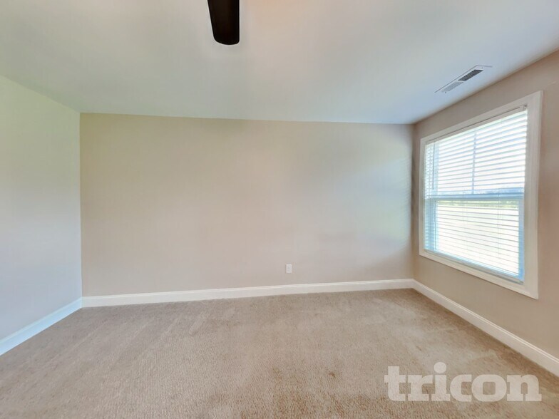 Building Photo - 85 Arrow Ln