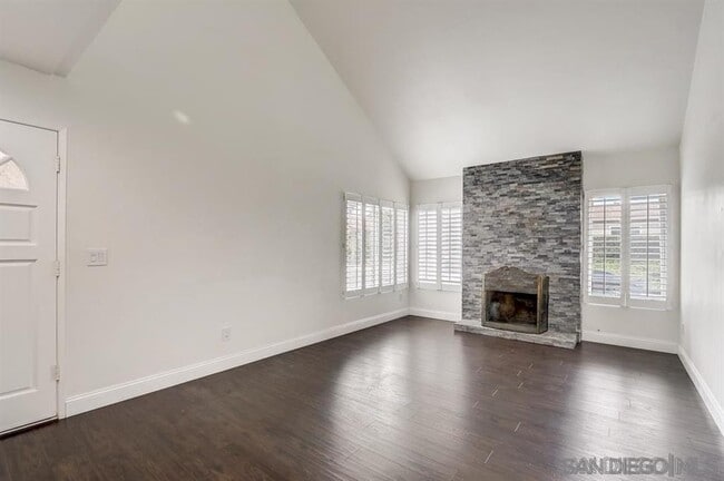 Building Photo - 10456 La Morada Dr