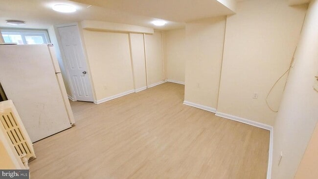 Building Photo - 228 Manor Cir