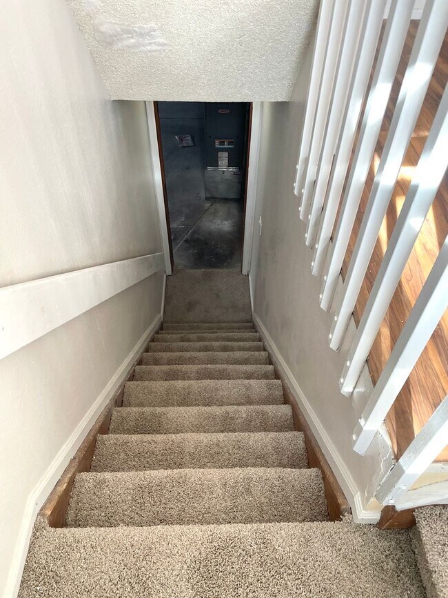 Building Photo - Newly updated home for rent in Seven Hills Neighborhood