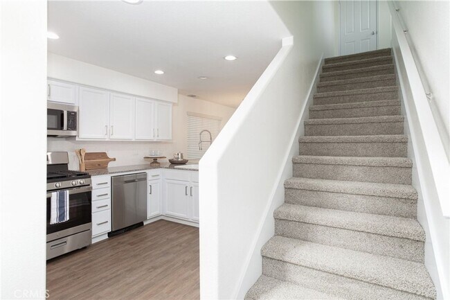 Building Photo - 1425 Crown Cir