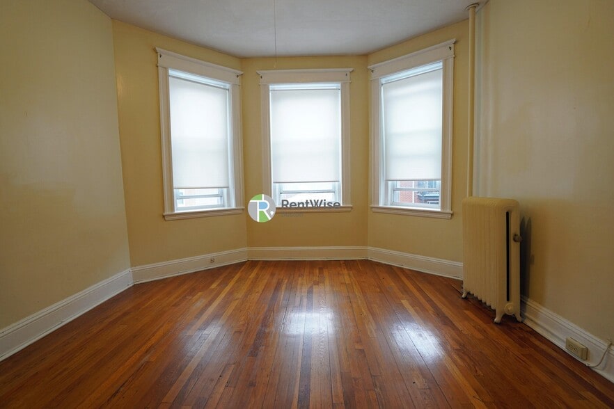 Building Photo - 64 Woodstock Ave