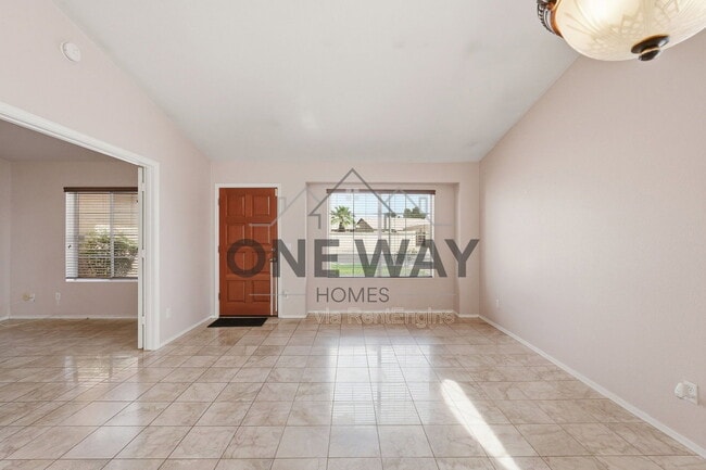 Building Photo - 819 E Cindy St