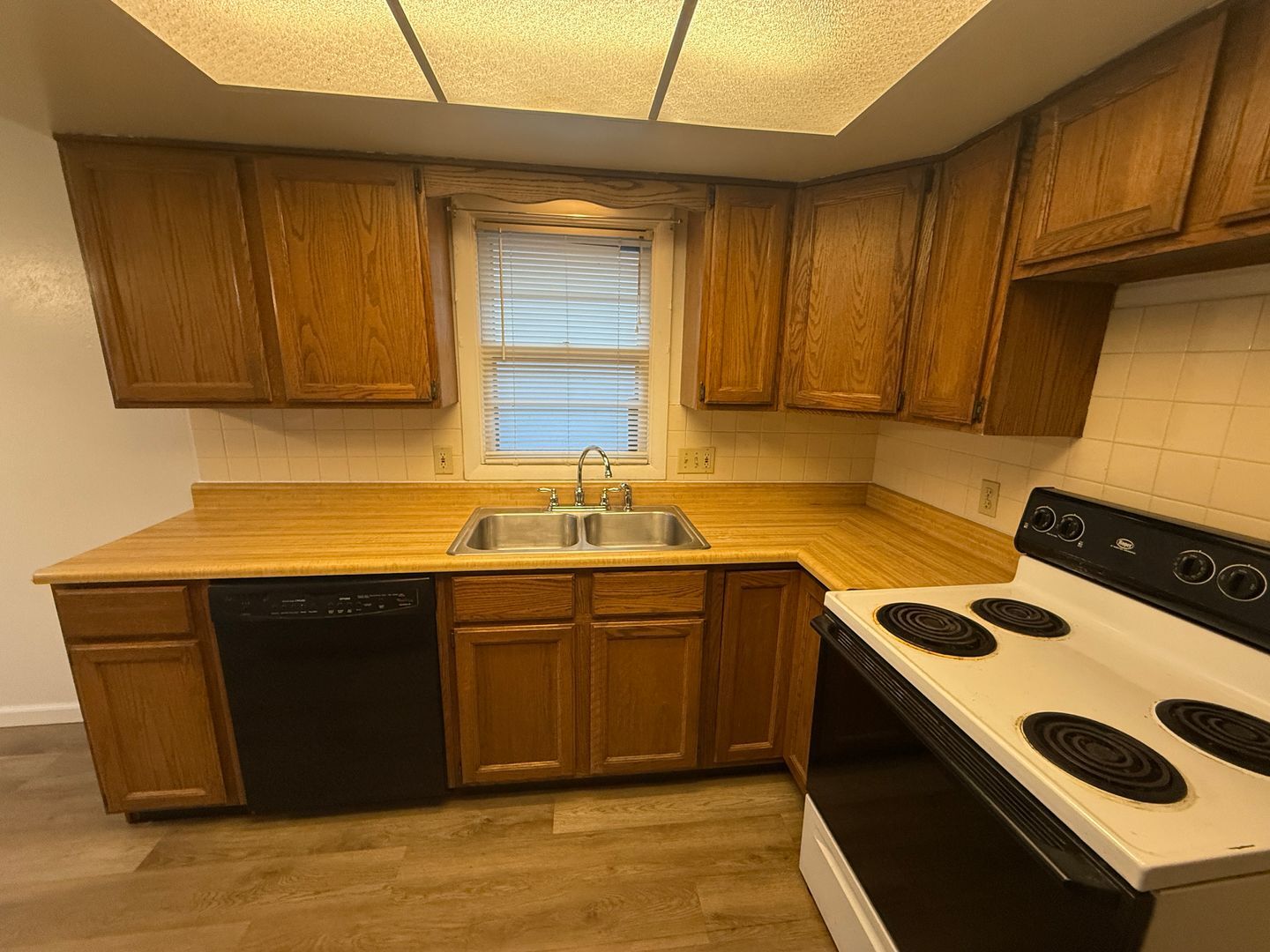 Building Photo - 3415 Collegiate Ct