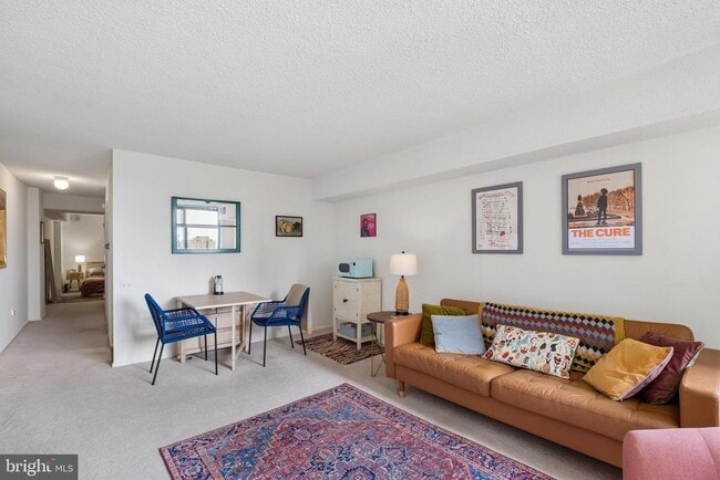 Building Photo - 1420 Locust St