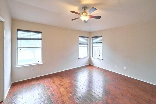 Building Photo - 2712 Settlement Dr