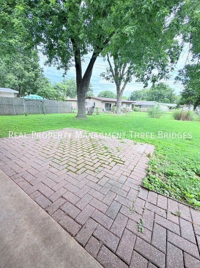 Building Photo - 90 Canisius Ln