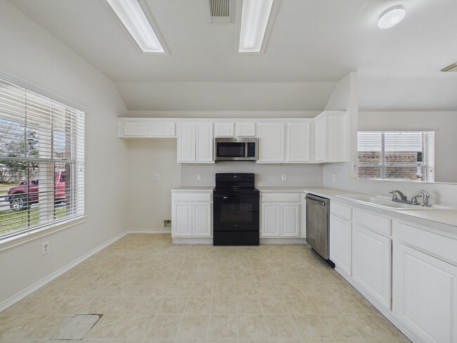 Building Photo - 1151 Andover Dr