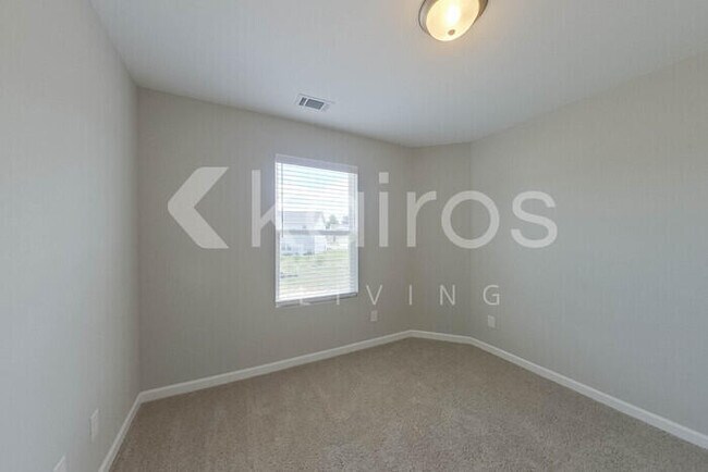 Building Photo - 857 Silent Barge Cv