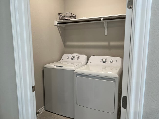 Building Photo - 131 Ace Ln