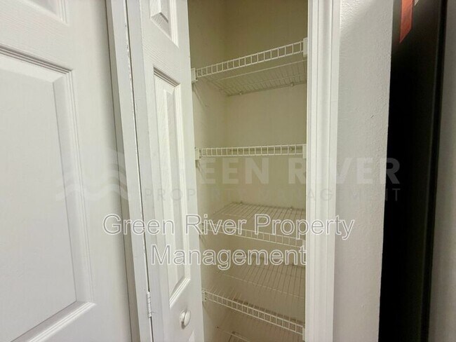 Building Photo - 204 Augusta Cir